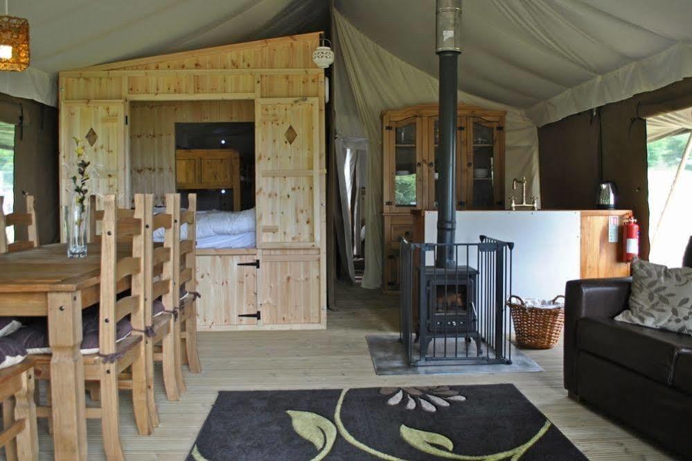 Bear Lodge - Glamping Lympne Exterior photo