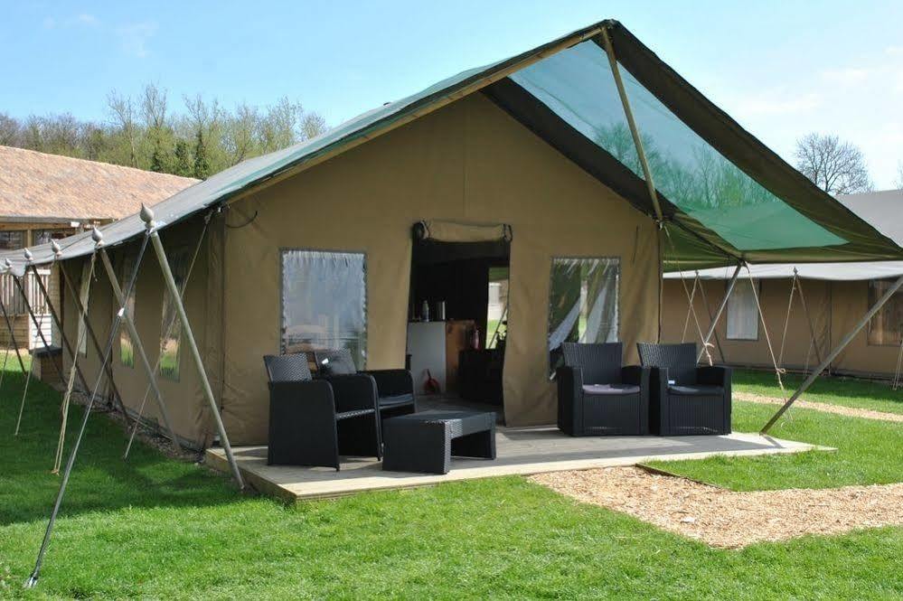 Bear Lodge - Glamping Lympne Exterior photo